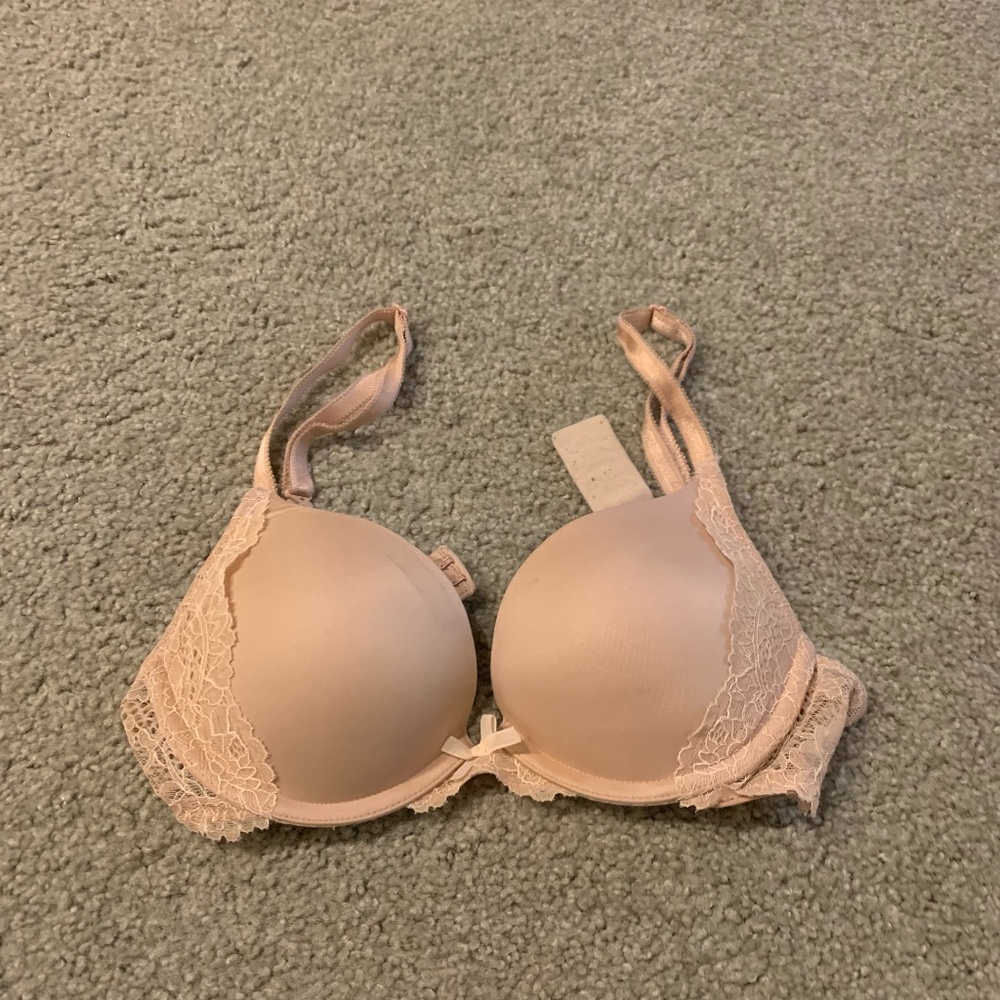 Victoria's Secret Push Up Bra (nude, size 32b)